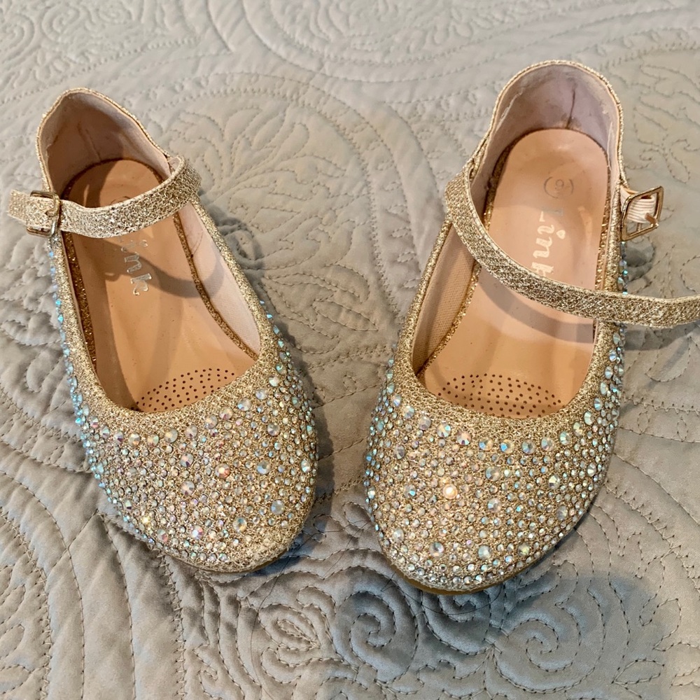 Girls size 9 jewel flats.